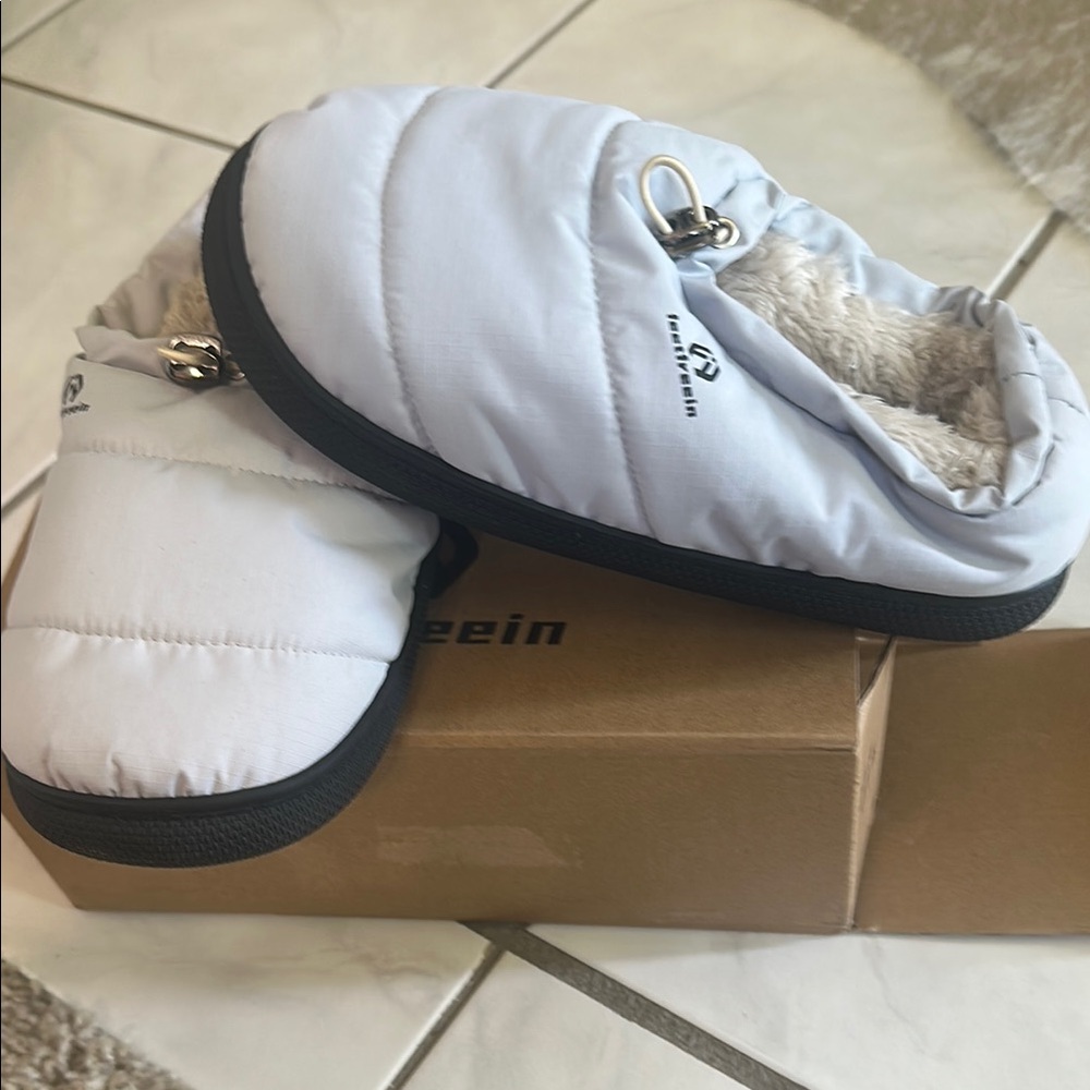 Icefein White Quilted Slippers